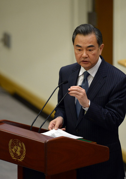 Chinese FM urges further global action on Ebola