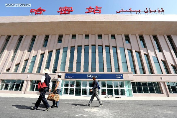 Xinjiang's first high-speed railway to start operation