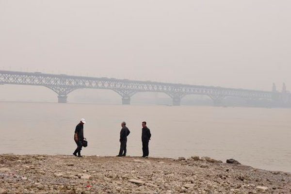 China chokes on smog