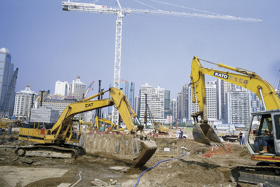 100 photographers' focus on Macao