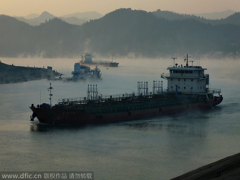 Early mist rises on Yangtze River