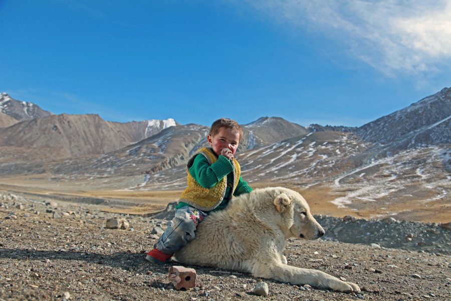 Tajik headsman's life through lens of a solider