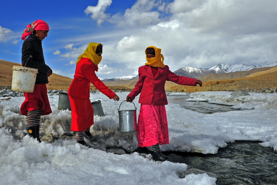 Ethnic Tajik life through the lens of a solider