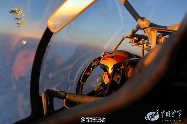 PLA Air Force unveils jet fighters' stunning aerial images