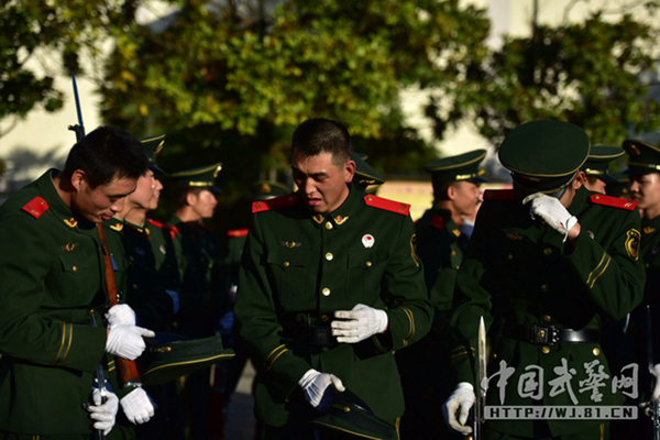 Behind-the-scenes look at the national flag guard