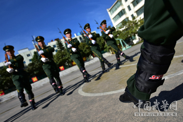 Behind-the-scenes look at the national flag guard