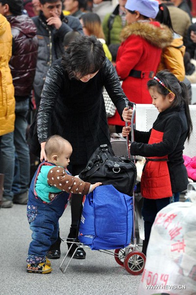 Little 'migrant birds' back home for Spring Festival