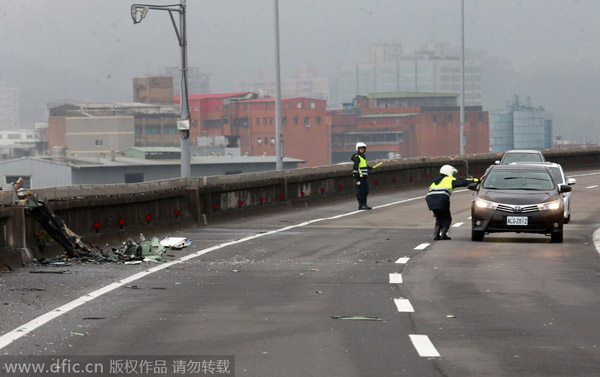 Rescue underway after Taiwan plane crashes