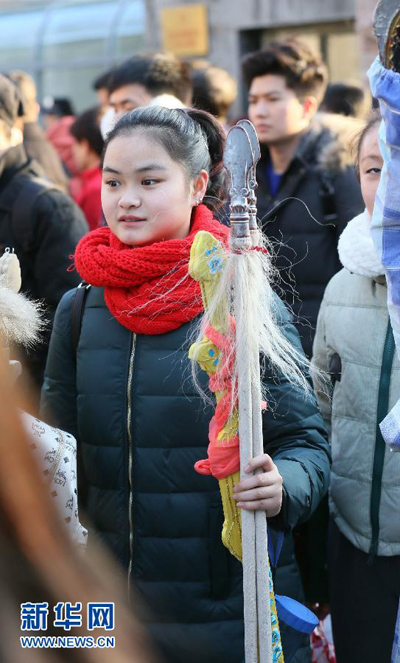 Smiles, worries, spears at college entrance exam