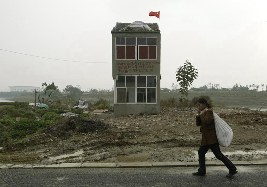 Stubborn 'nail houses' in China