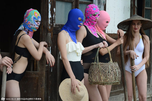 Face-kini fad hits models