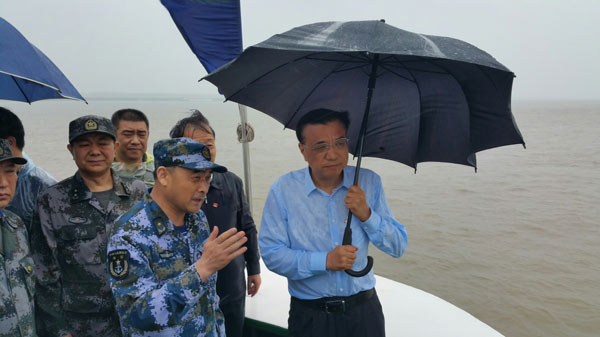 Premier Li pays respects to those killed in ship accident