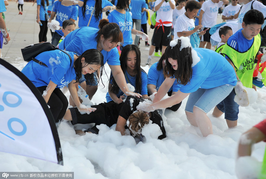 Bubble Run brings fun to Shenyang