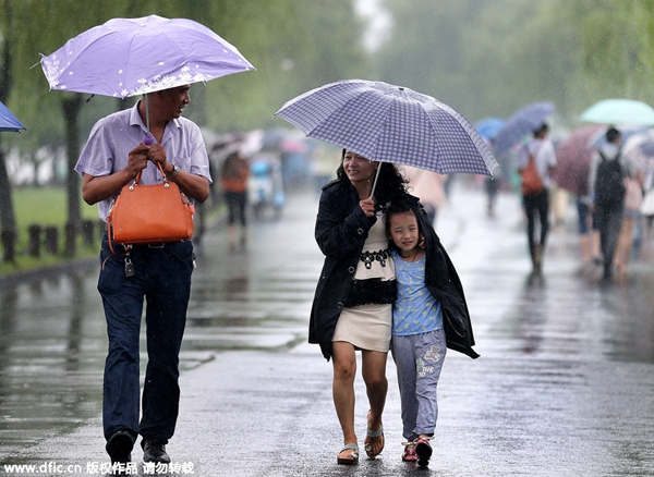 Shanghai records lowest average temperature in 142 years