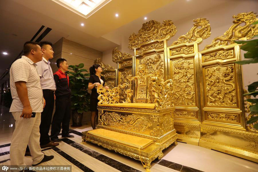 Restaurant creates golden dragon throne worth $64,440