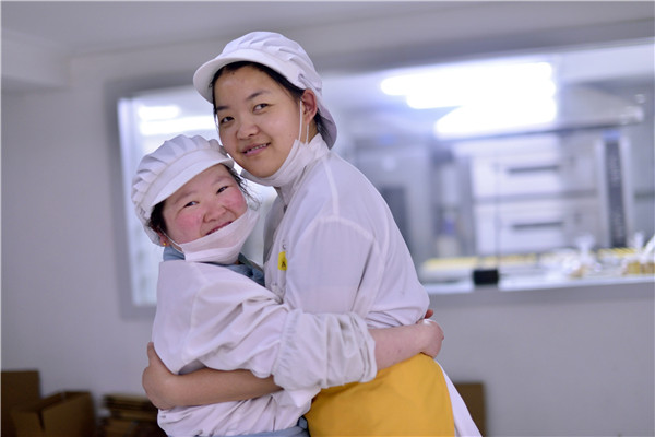 Mentally impaired earn their bread at Nanjing bakery