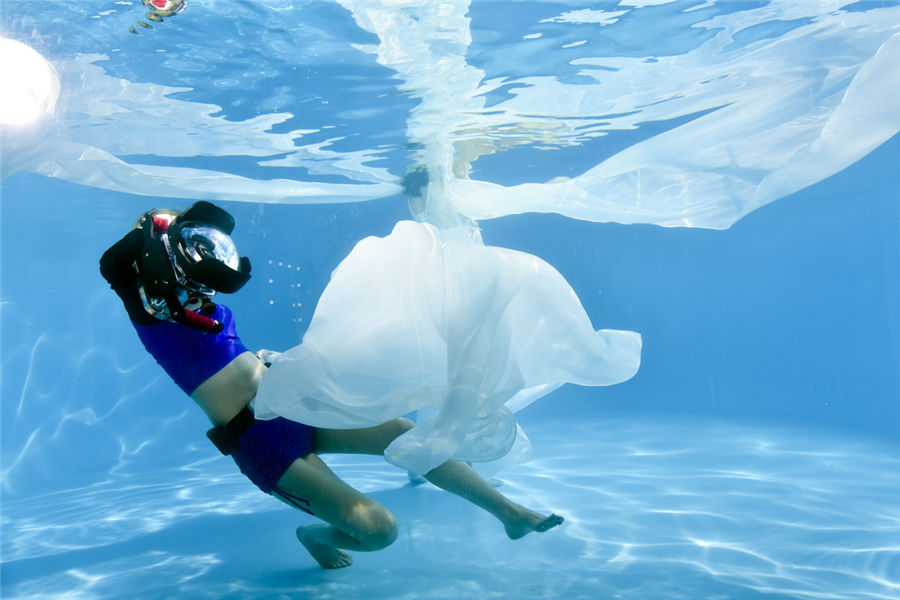 'China's most beautiful female underwater photographer'