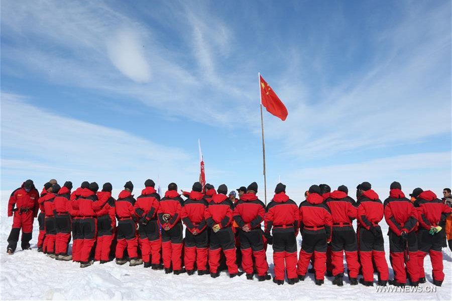 Two Chinese Antarctic expedition teams set off for Antarctic inland