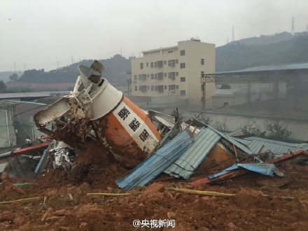 Rescue work underway after fatal landslide hits buildings in Shenzhen