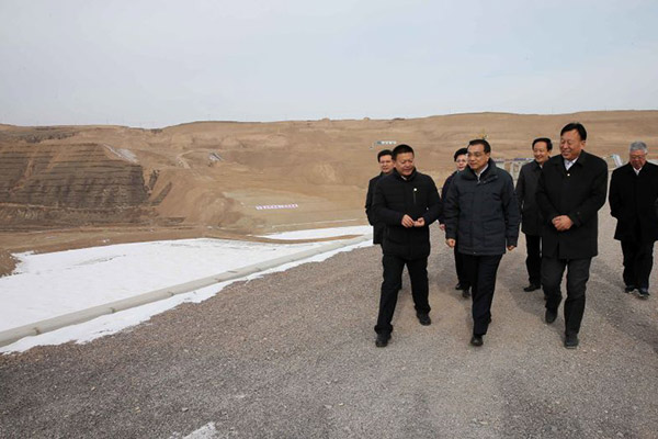 Premier inspects reservoir construction in Ningxia