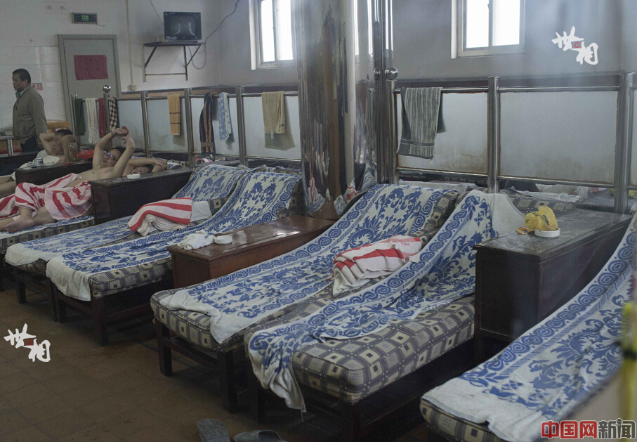 Disappearing bathhouses in Shanghai