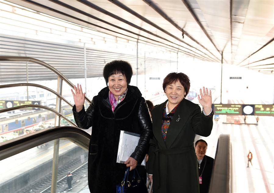 CPPCC members arrive in Beijing for annual session