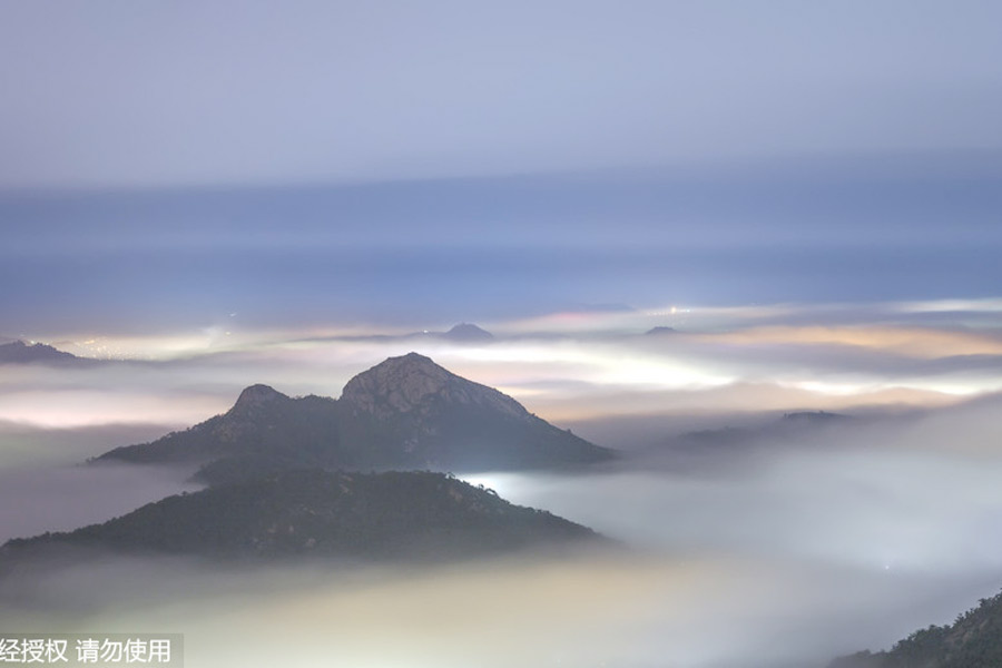 Fog turns Qingdao city into a fairyland