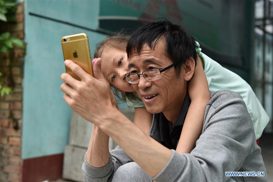 Congenital HIV carrier students in Shanxi's Red Ribbon School