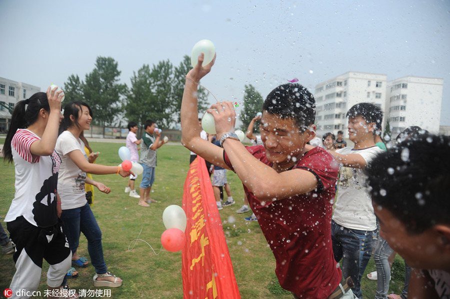 Creative ways to relieve <EM>gaokao</EM> stress