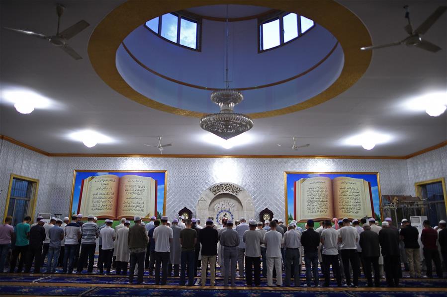 Muslims mark the start of Ramadan