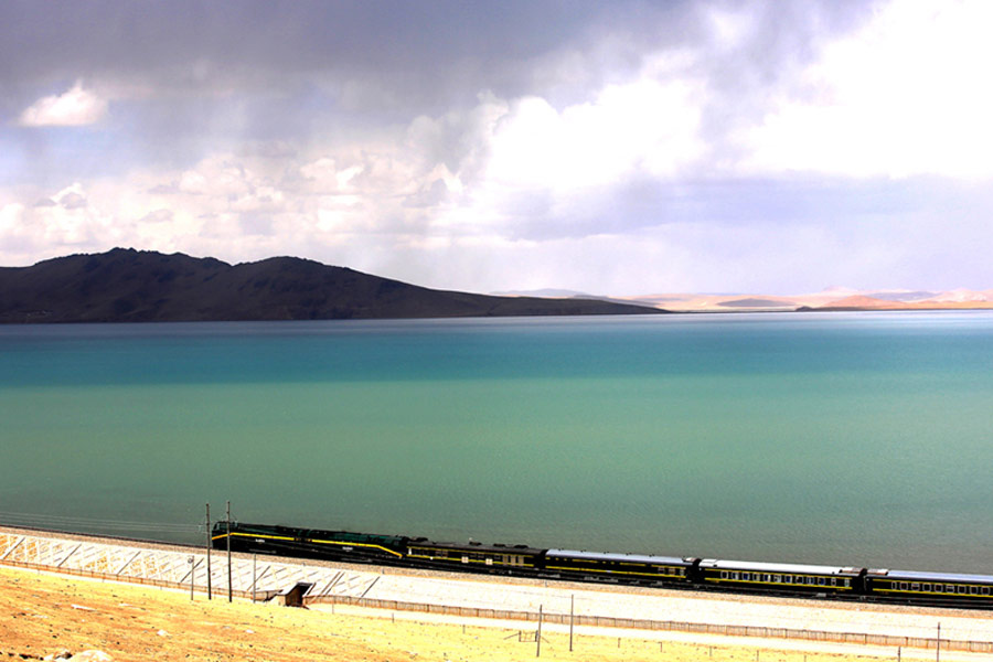 Tenth birthday of the world's highest altitude train line