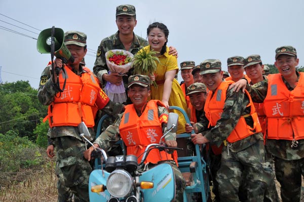 Wedding on a flooded frontline