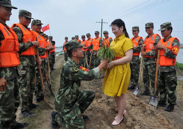 Wedding on a flooded frontline