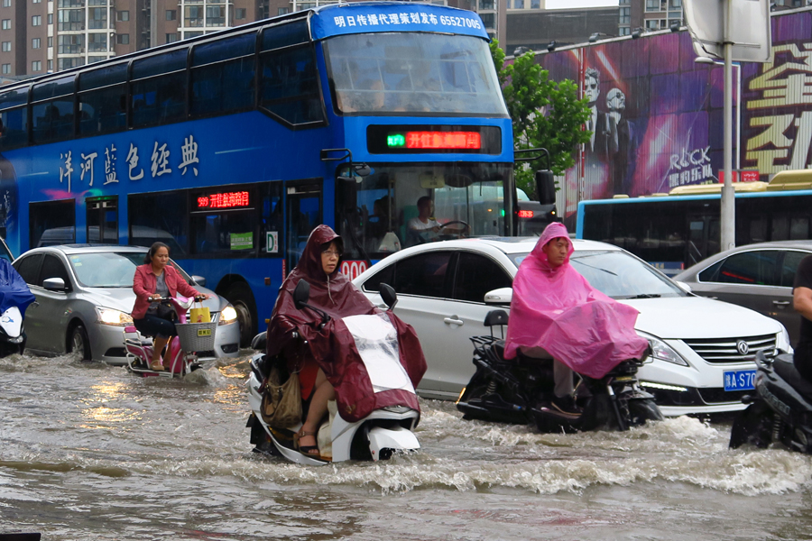 Heavy rain, floods across China