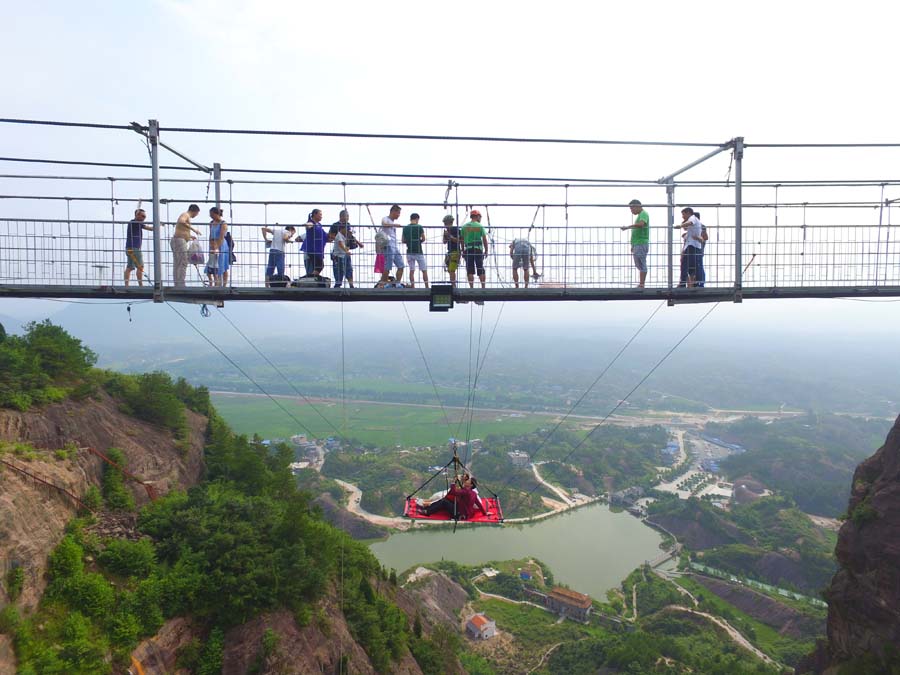 Breathtaking wedding ceremony in the air