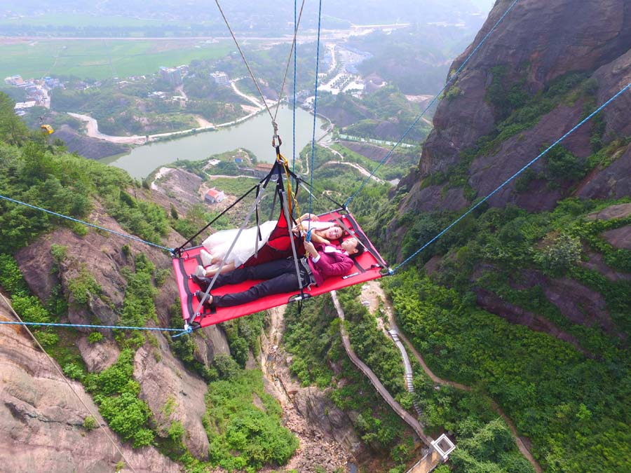 Breathtaking wedding ceremony in the air