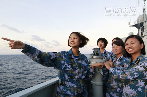 Female soldiers on Frigate Jingzhou