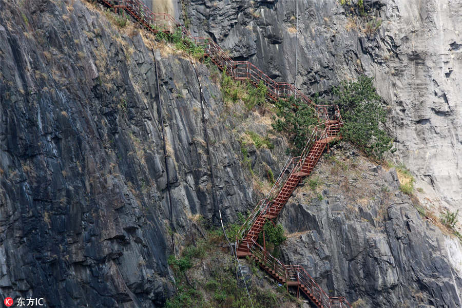 Construction of lavish 5-star 'cave hotel' underway in abandoned quarry