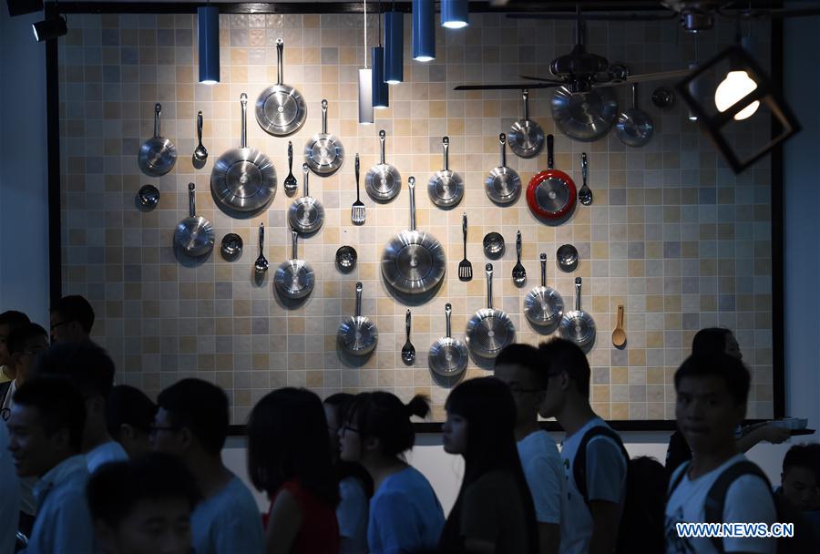 Theme dining halls open in E China's university