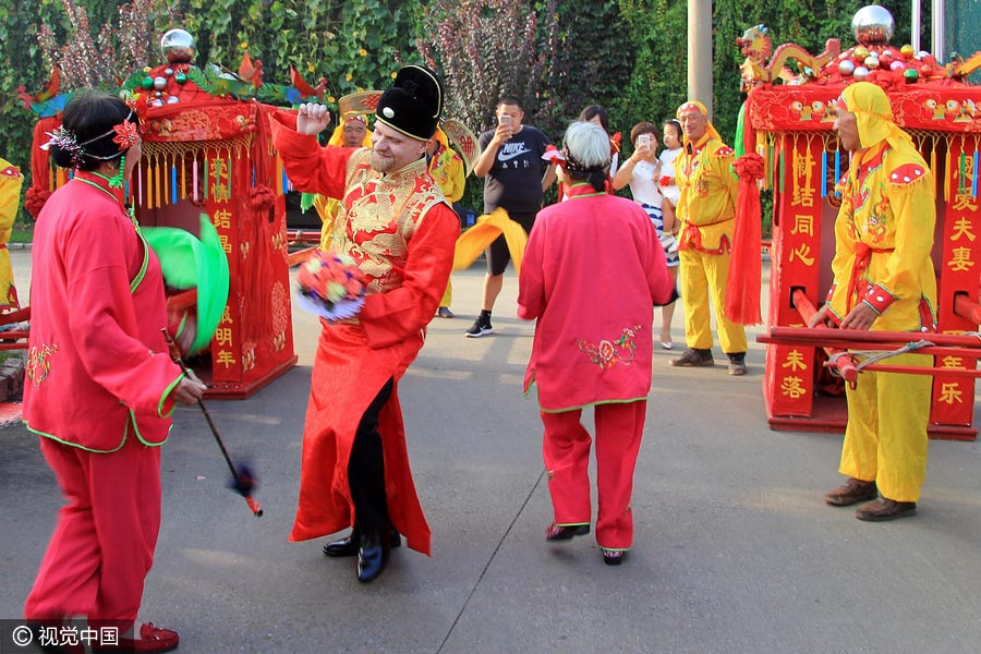 Orphaned Chinese woman marries American at SOS village