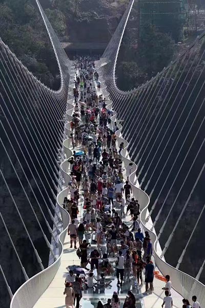 World's longest, highest glass bridge to reopen in Hunan