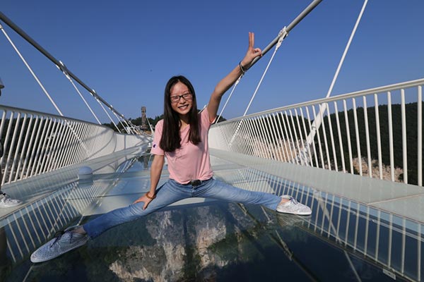 World's longest, highest glass bridge to reopen in Hunan