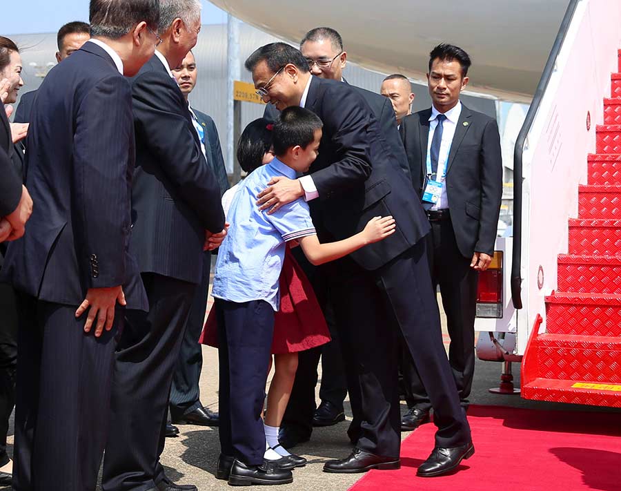 Li arrives in Macao to boost ties with Portuguese-speaking countries