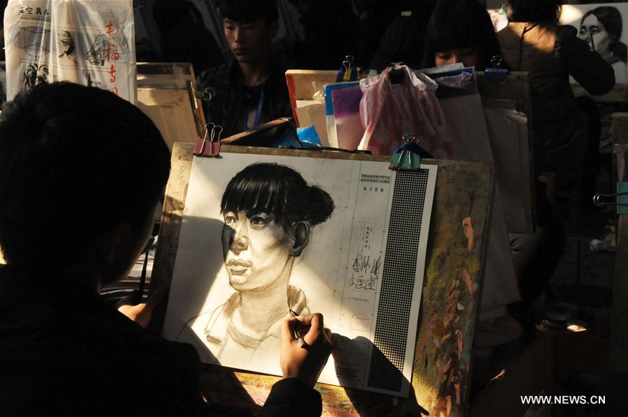 Art students prepare for 2017 college entrance examination