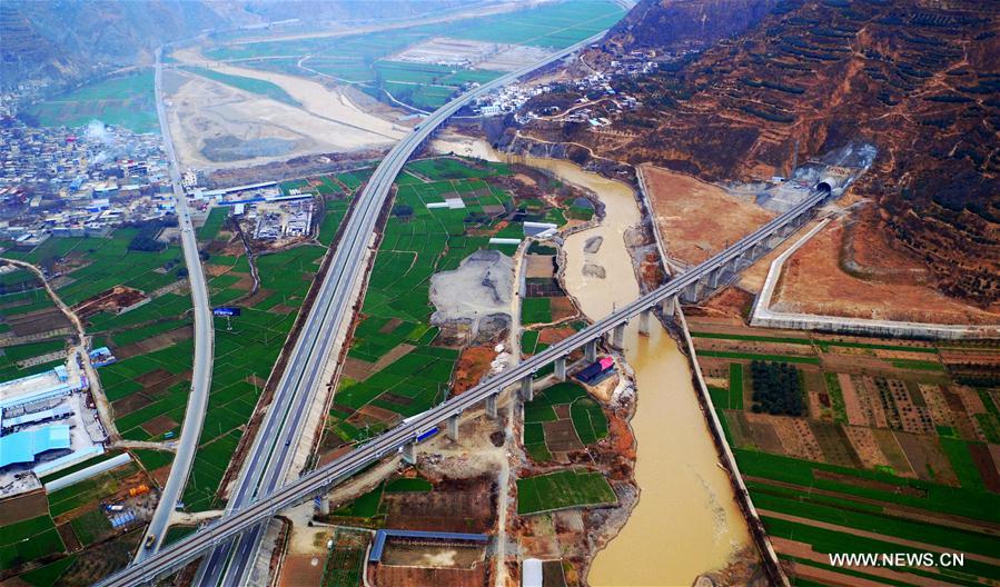 Minxian-Guangyuan section of Lanzhou-Chongqing railway put into operation