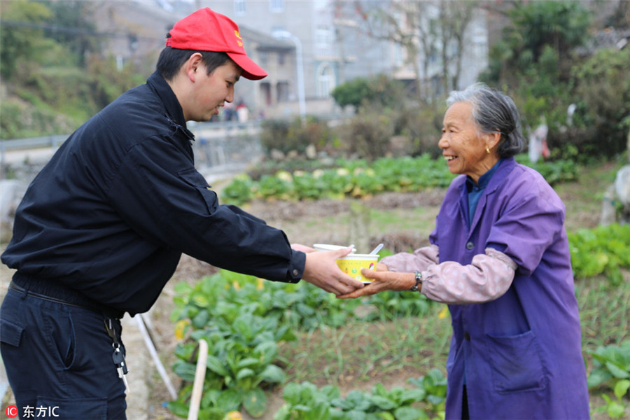 Chinese mark festival with 'eight treasure porridge'