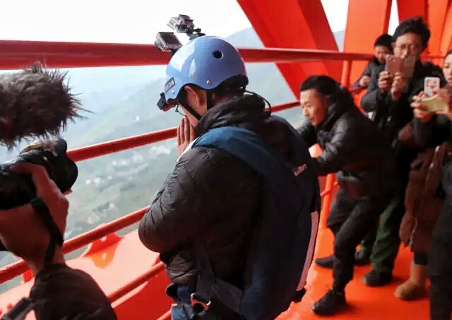 29-year-old base jumper leaps from world's highest bridge