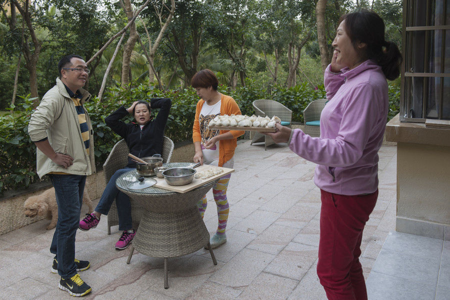 Life of 'migrating birds' in Hainan through photographer's lens