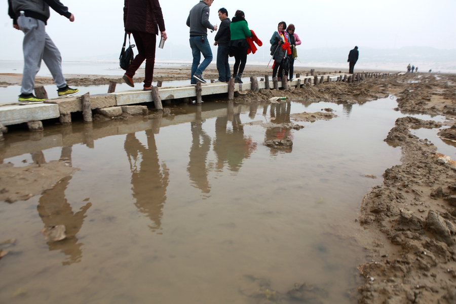 Historic bridge in Jiangxi province re-opens to public