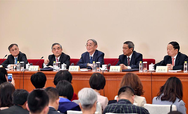 CPPCC members attend press conference on promoting economic growth